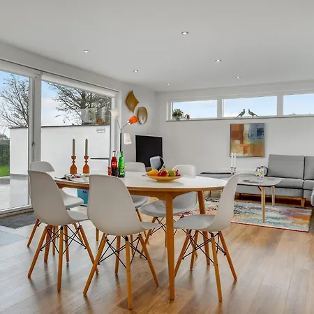 3 Bedroom Lovely In *