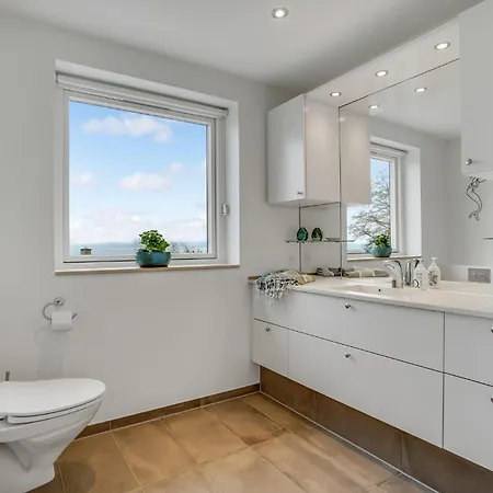 3 Bedroom Lovely In Prázdninový dům *